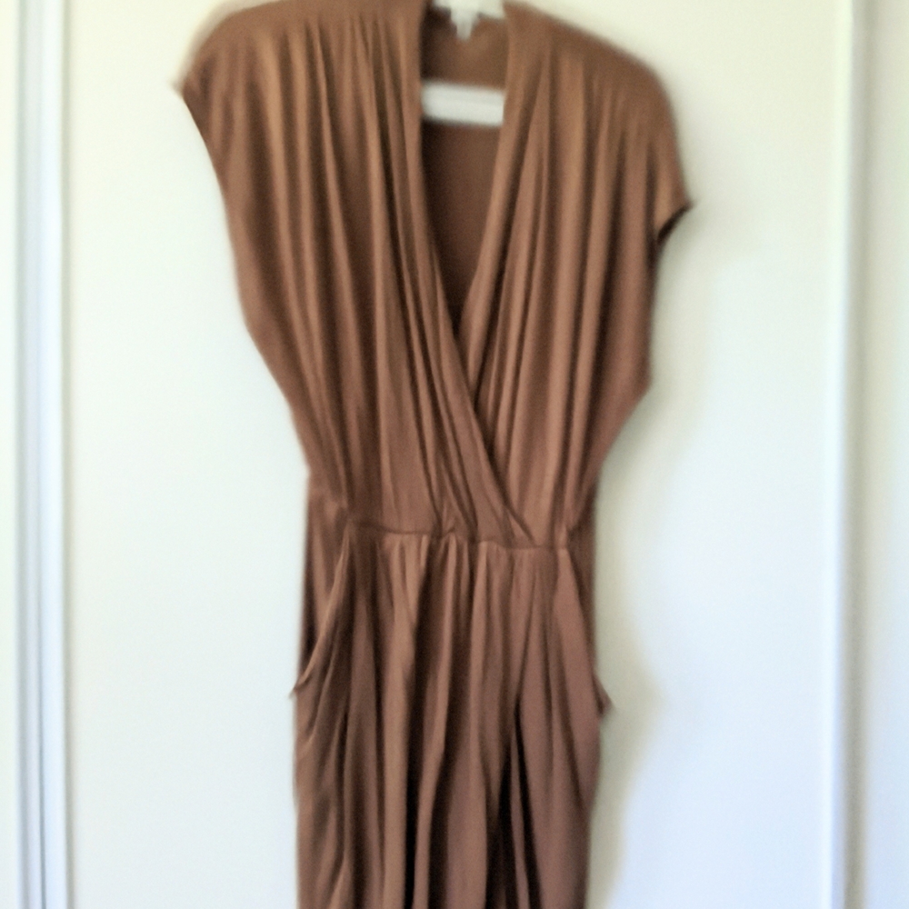 Wilfred Tan V-Neck Top